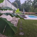 Casa Tone *