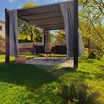 Casa Tone *